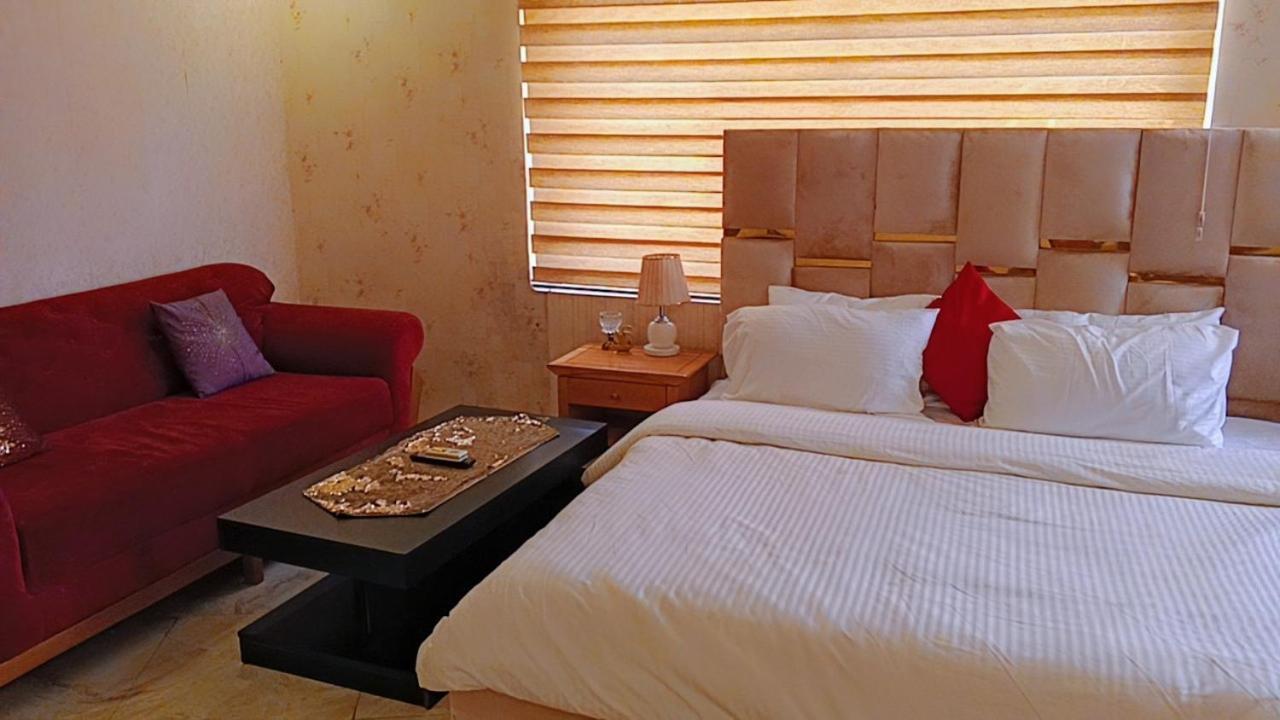 Hotel Nuit De Paris Abuja Esterno foto