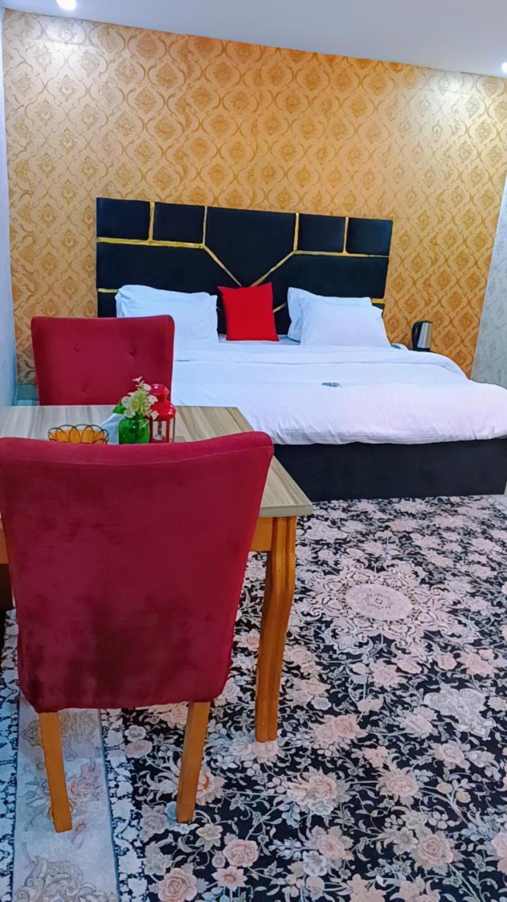 Hotel Nuit De Paris Abuja Esterno foto
