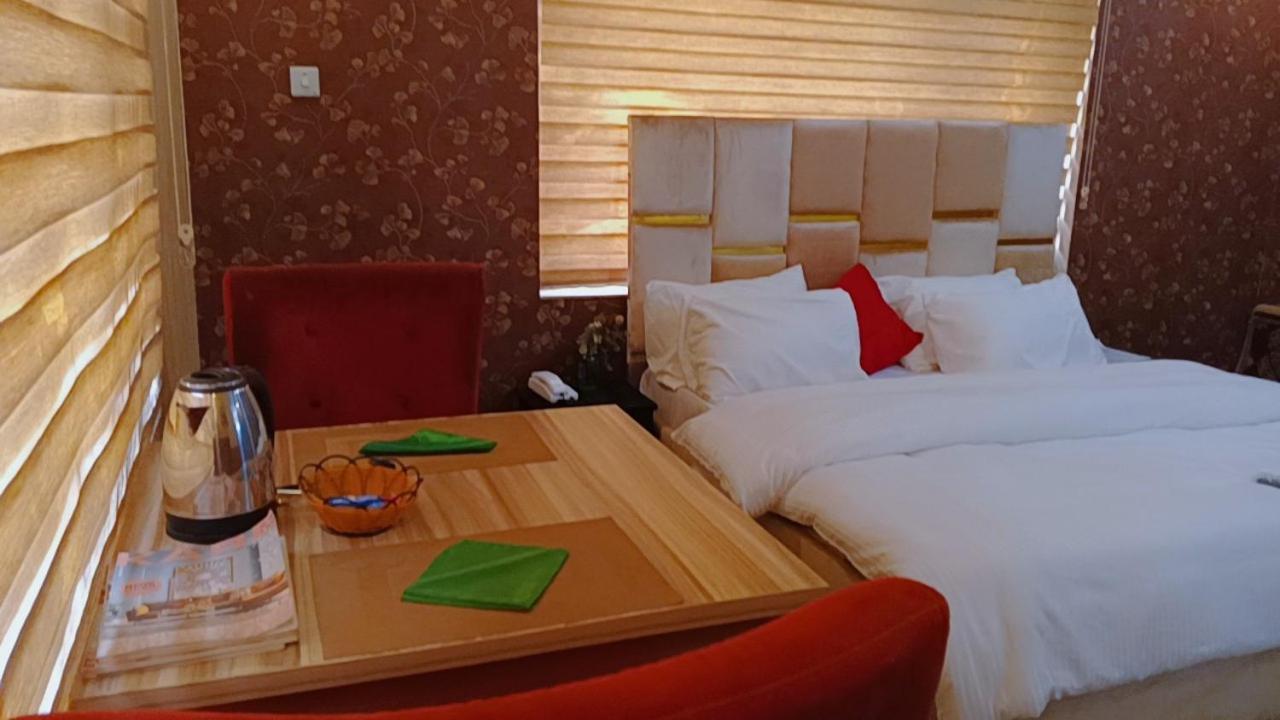 Hotel Nuit De Paris Abuja Esterno foto