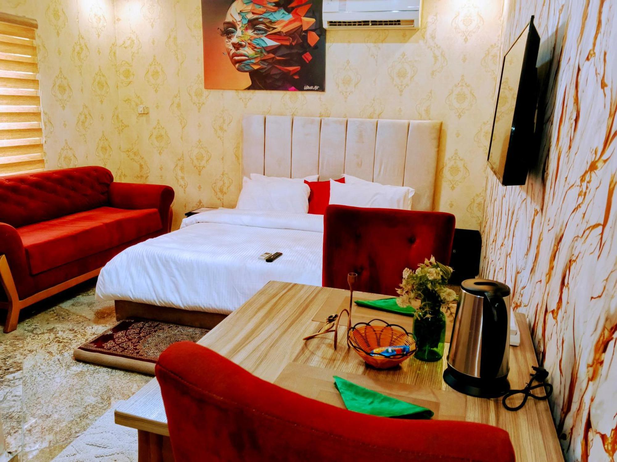 Hotel Nuit De Paris Abuja Esterno foto